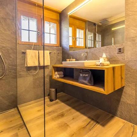 Arcade & Apartamento Saas Fee
