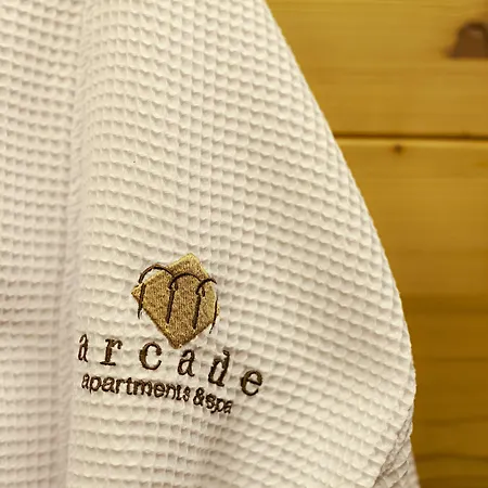 Arcade & Apartman *