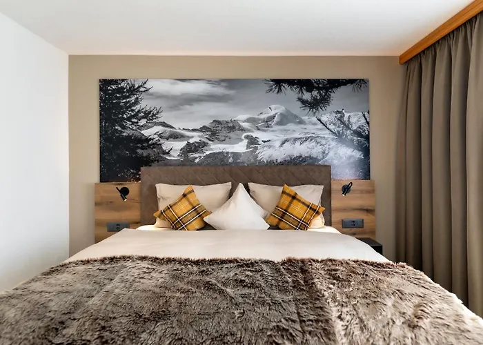 Arcade & Saas Fee