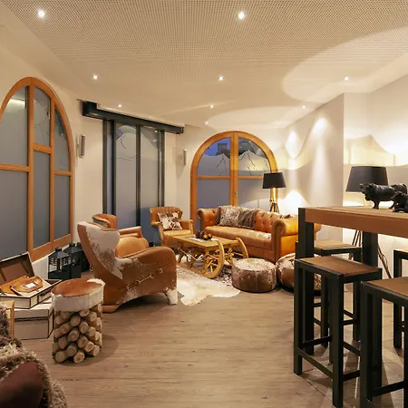 Arcade & Apartman *